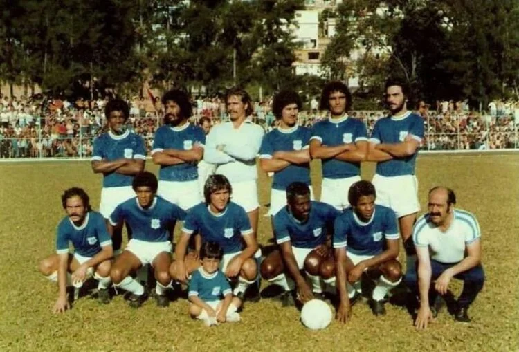 Uniforme 1994 - Brasil, •, Wiki
